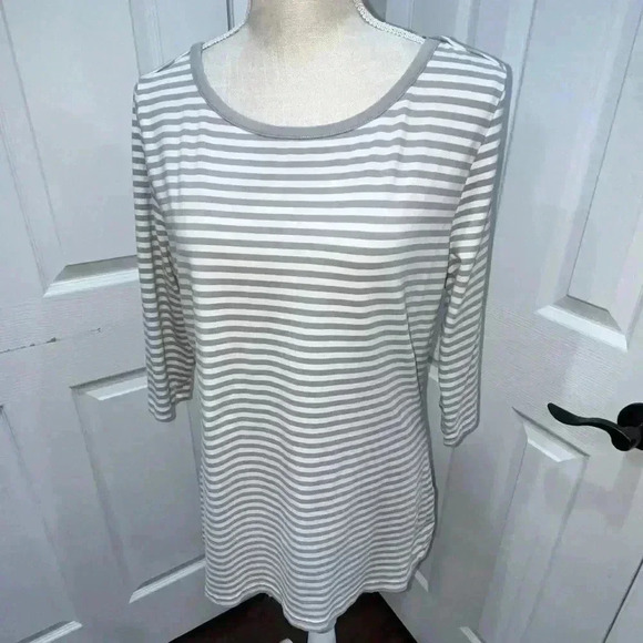 Matilda Jane striped pull over gray white striped 3/4 sleeves Super cute &comfy - Picture 6 of 9